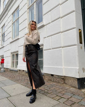 Lataa kuva Galleria-katseluun, Mustat nahkaiset Shoe Biz  Scandi-loaferit